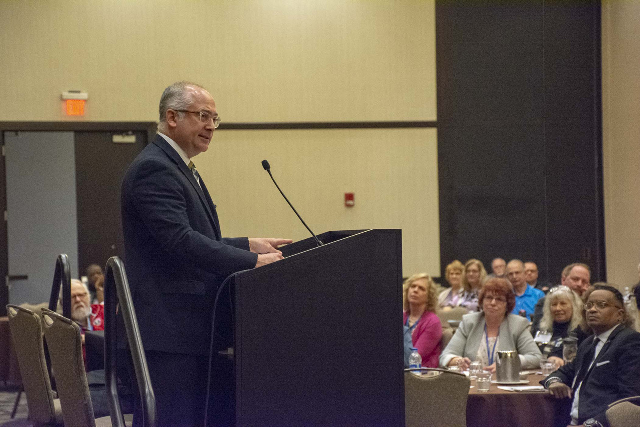 Rep. Smith delivers the keynote speech at the OSBA Board Leadership Institute