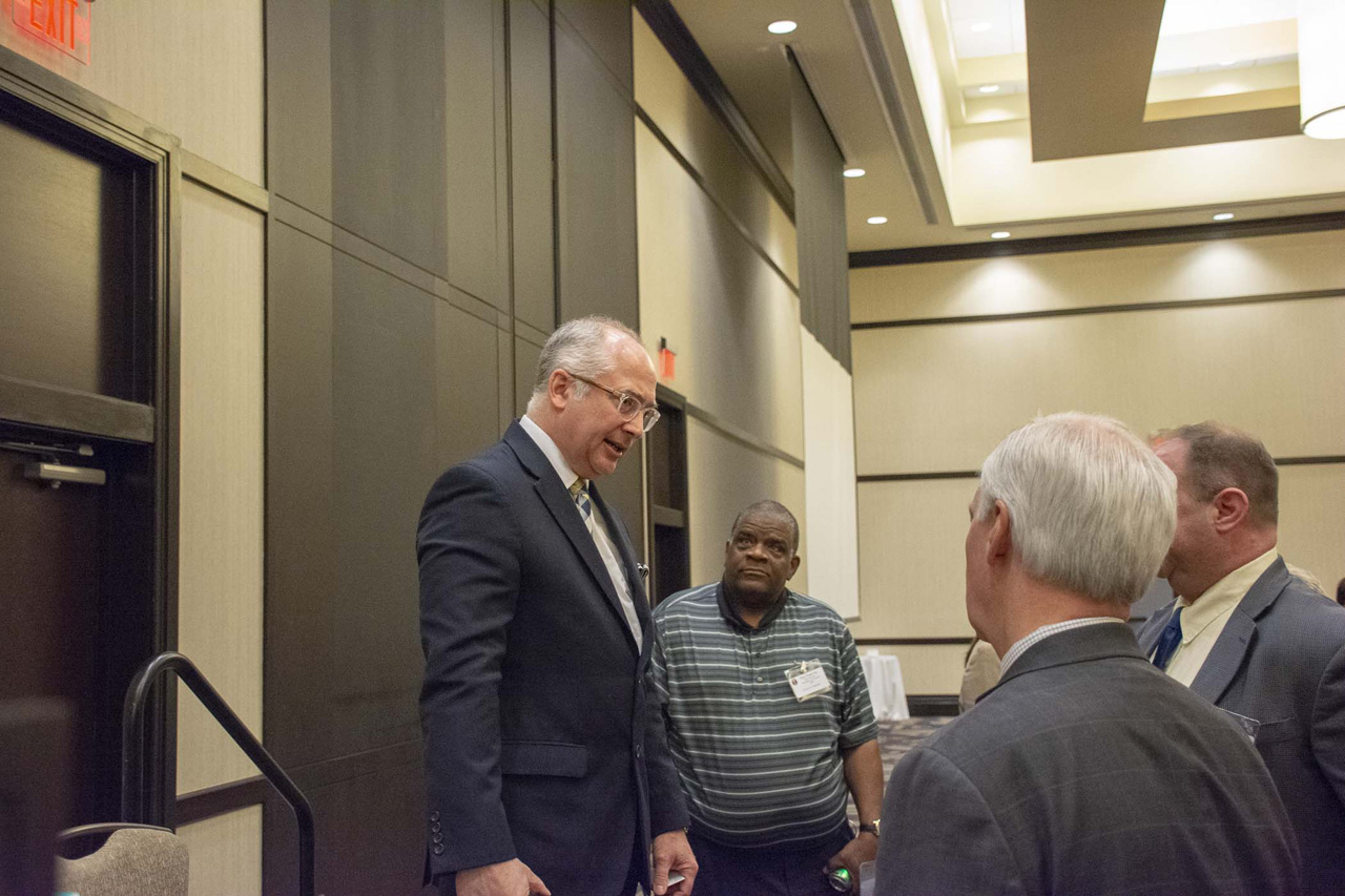 Rep. Smith meets with attendees of the OSBA Board Leadership Institute