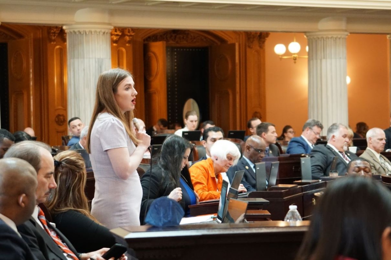 Rep. Sweeney speaks on the House Floor in support of HB33, the bipartisan, $88 billion Operating Budget including funding for public education funding and teacher pay.