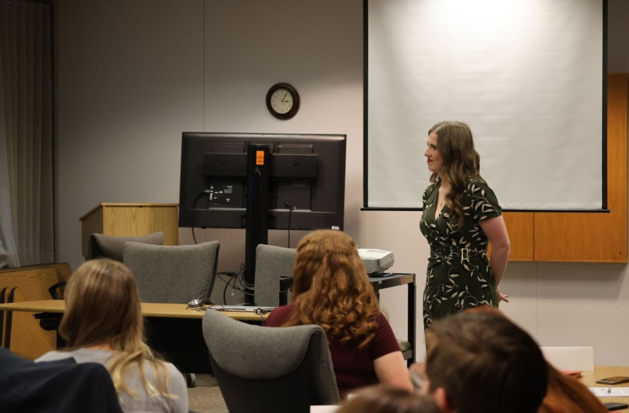 Rep Sweeney speaks to the incoming class of LSC Fellows