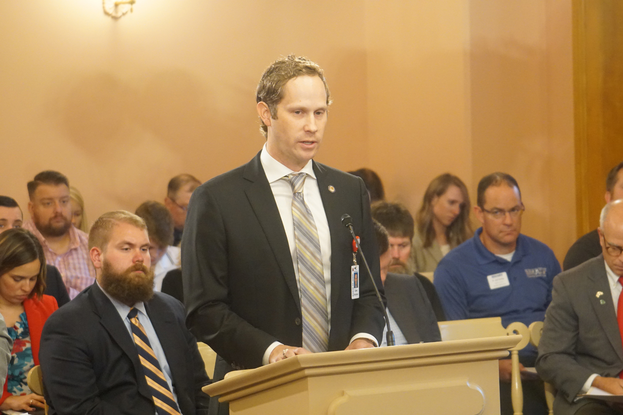 Rep. Weinstein speaks in front of the Transportation & Public Safety Committee in support of his legislation to  establish an Electric Vehicle Study Committee