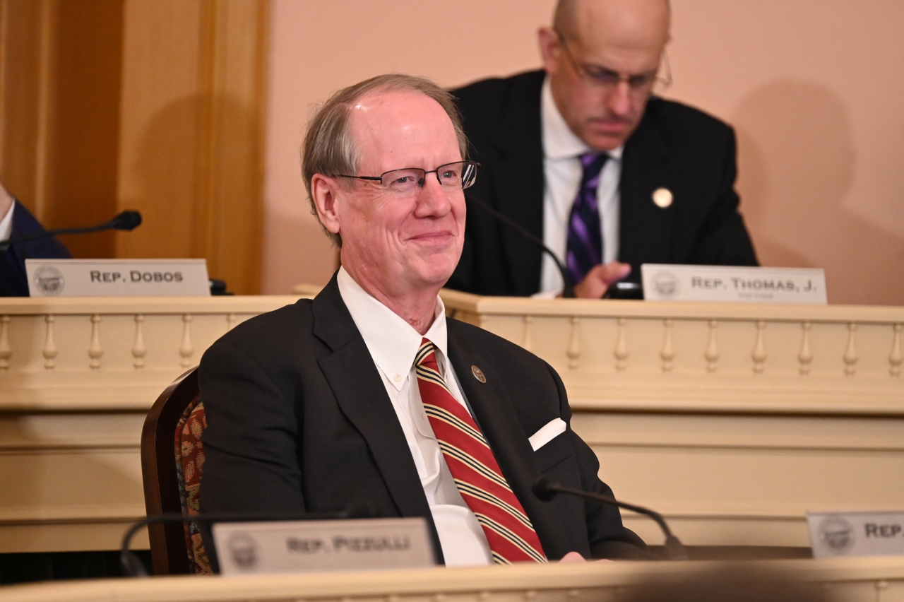 State Rep. Oelslager listens to testimony during House Government Oversight Committee.