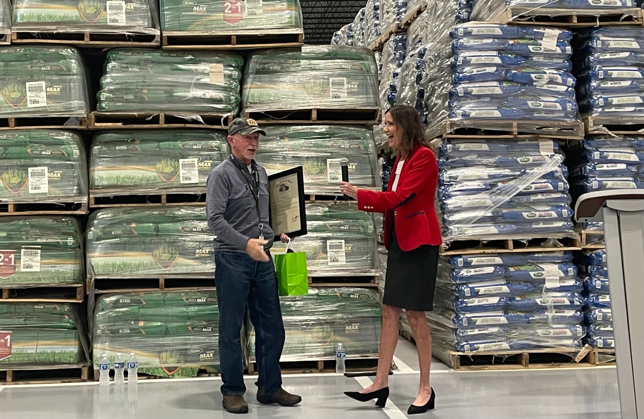 Representative Tracy Richardson recently presented a commendation celebrating the opening of the Central Ohio Regional Distribution Center in Marysville.