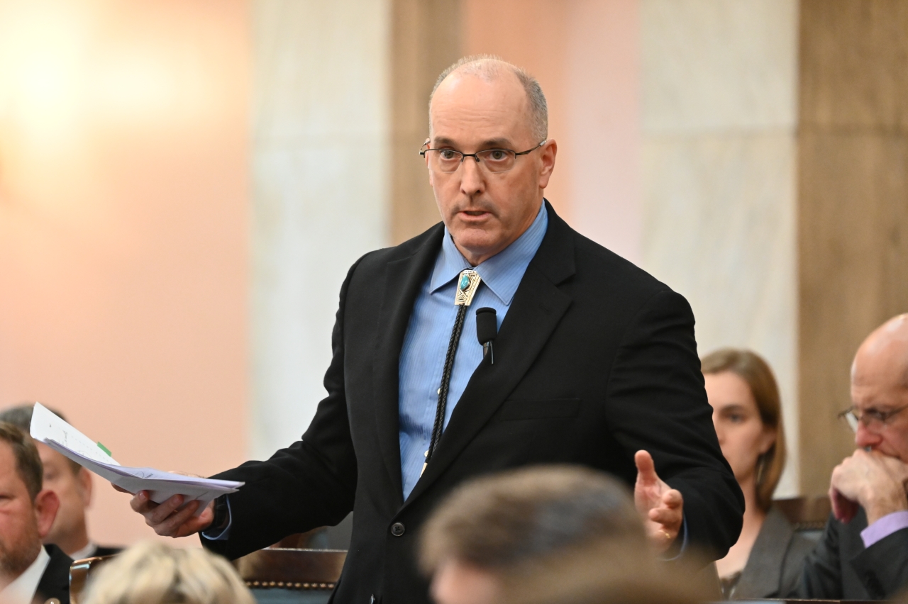 Rep. Holmes speaks on the House floor during session