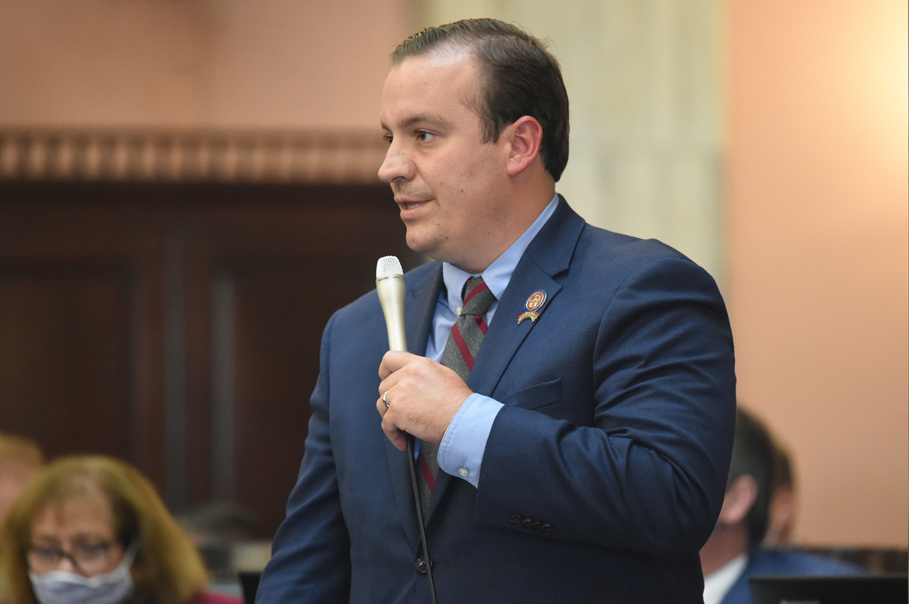 State Rep. Swearingen speaks on House Bill 669, the Business Expansion and Safety Act, which he introduced. The General Assembly passed the legislation.
