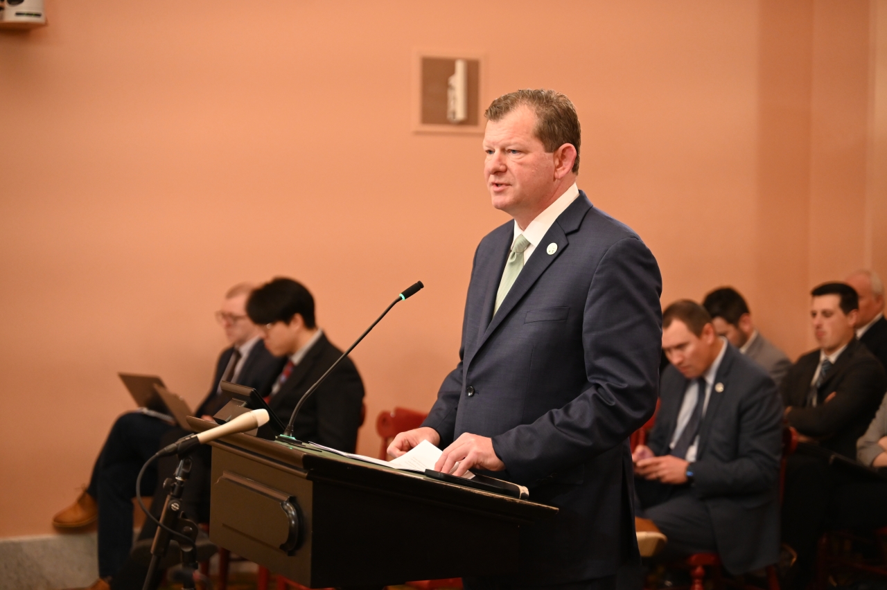 Rep. Stephens provides testimony before the House Ways and Means Committee.