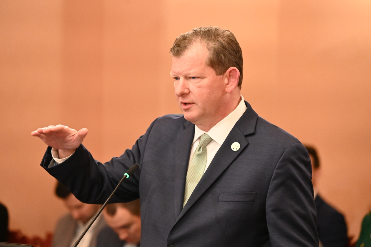 Rep. Stephens provides testimony before the House Ways and Means Committee.