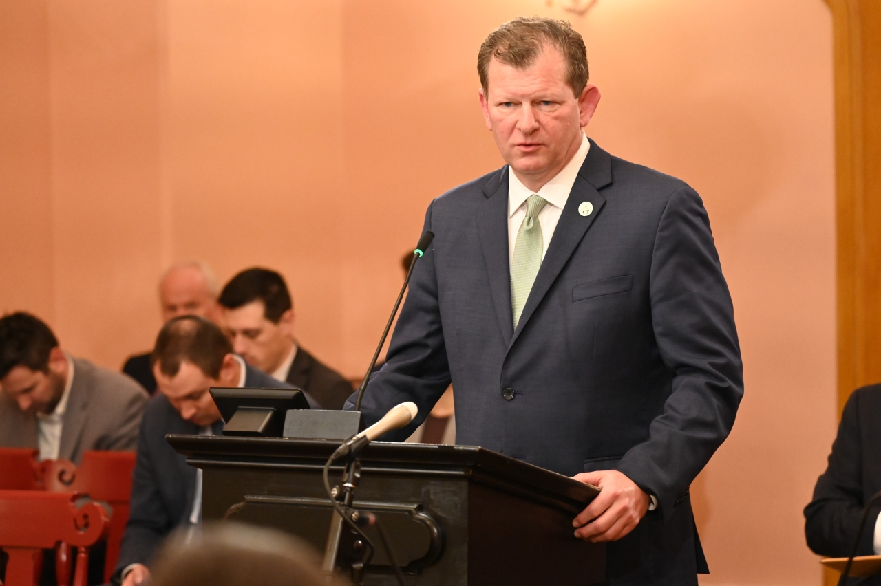 Rep. Stephens provides testimony before the House Ways and Means Committee.