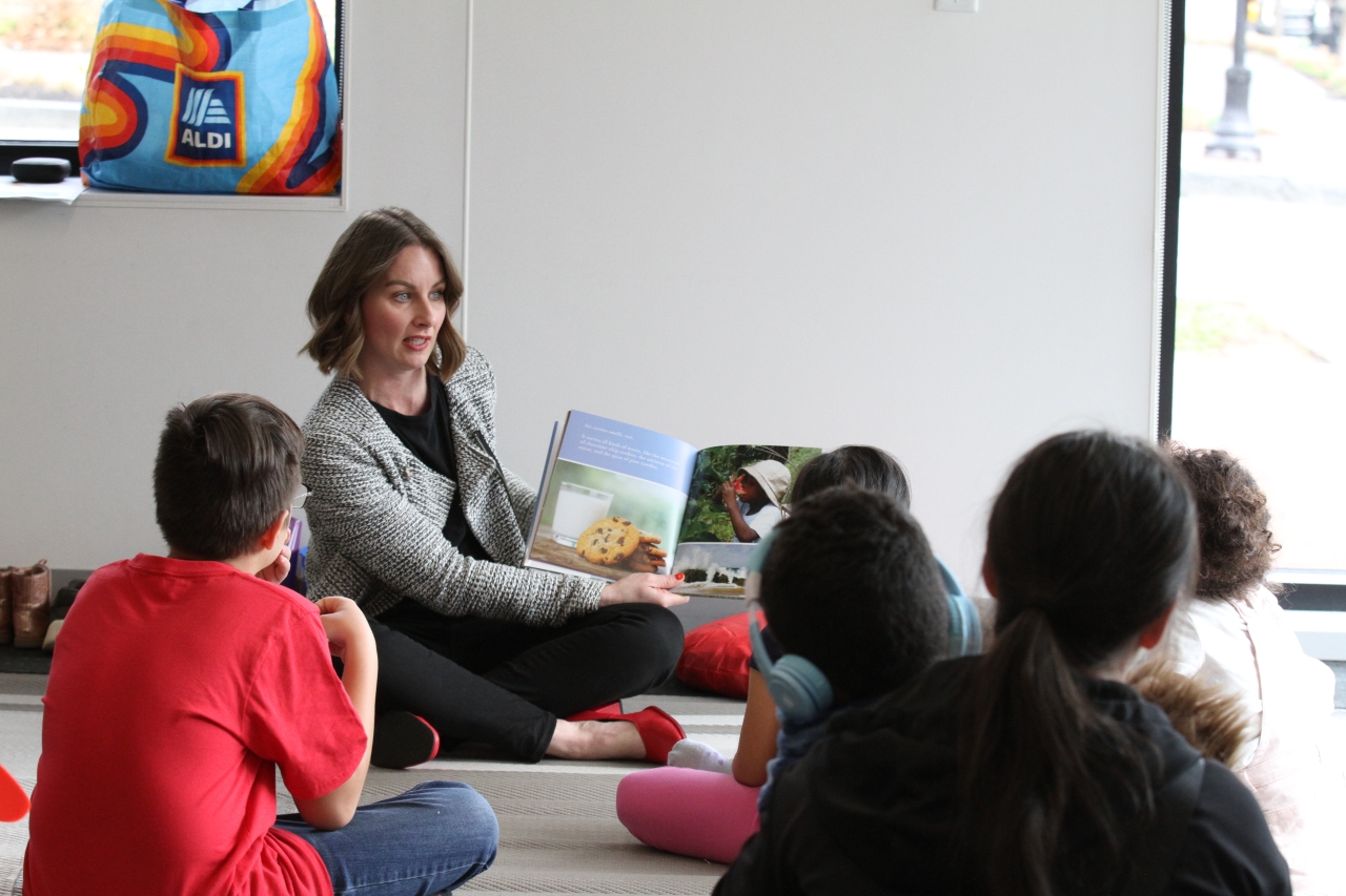 Rep. Lett reading at Dublin Public Library for Moms Clean Air Force