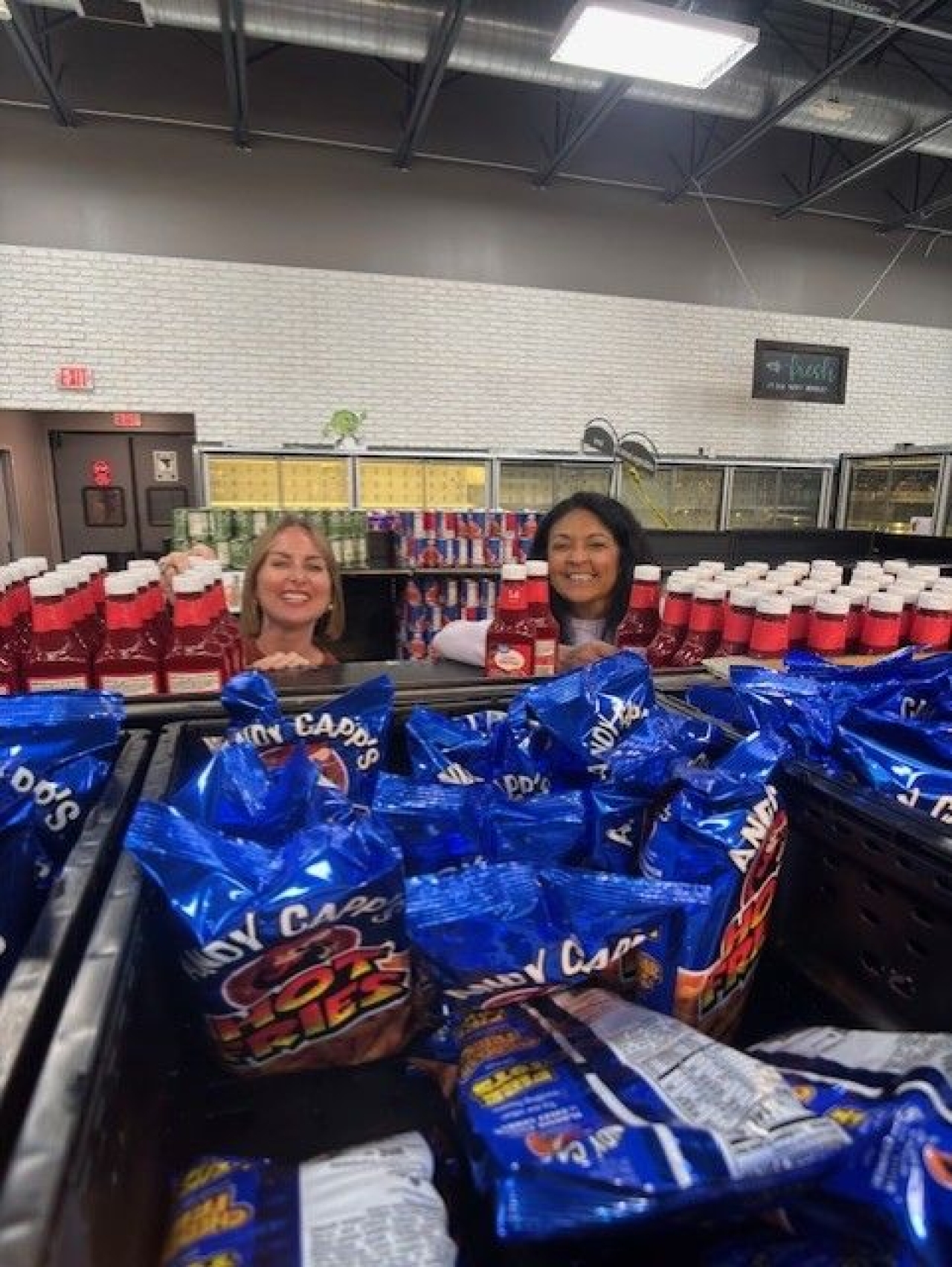 Rep. Lett volunteering at the Mid-Ohio Food Market