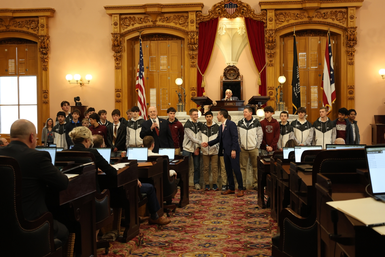 Rep. Hall co-sponsors House Resolution 344, honoring the Woodridge High School boys cross country team as the 2025 Division III State Champion, and congratulates the team on their accomplishment.