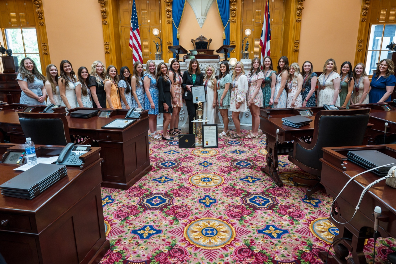 Rep. Salvo & the Dover High Cheer Team in the Senate Chamber