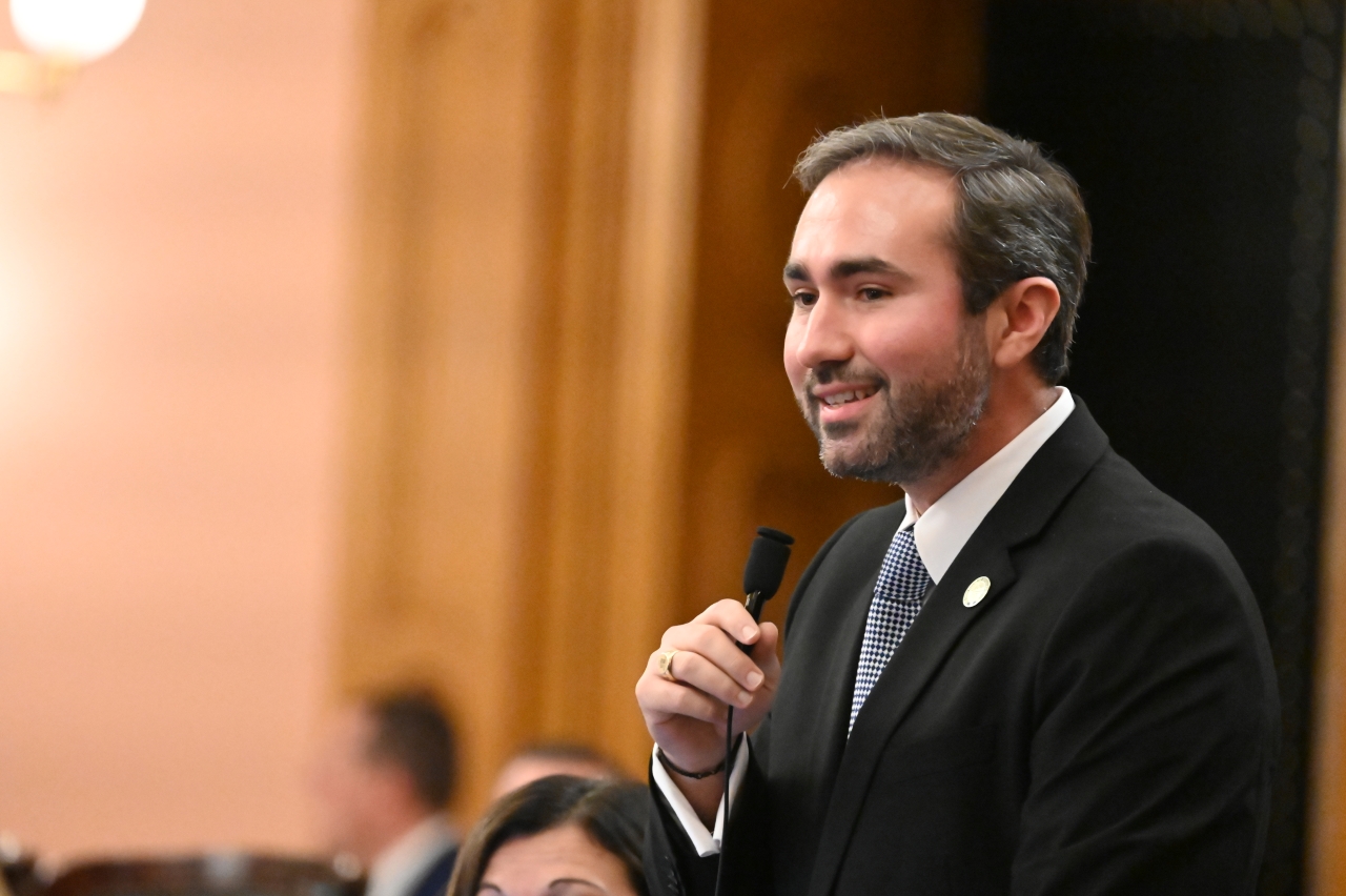 Rep. Thomas speaks on the House floor during session