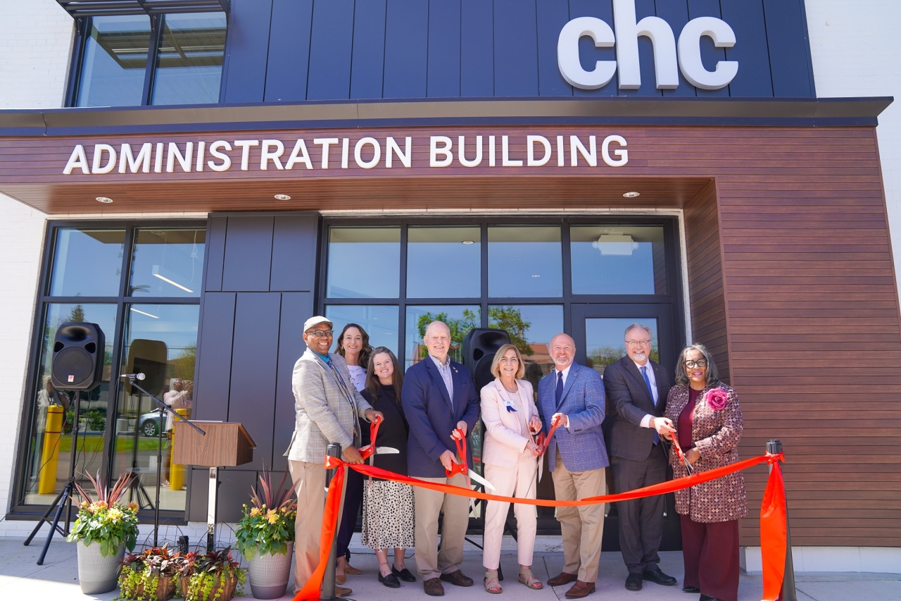 Roemer Participates in CHC Ribbon Cutting