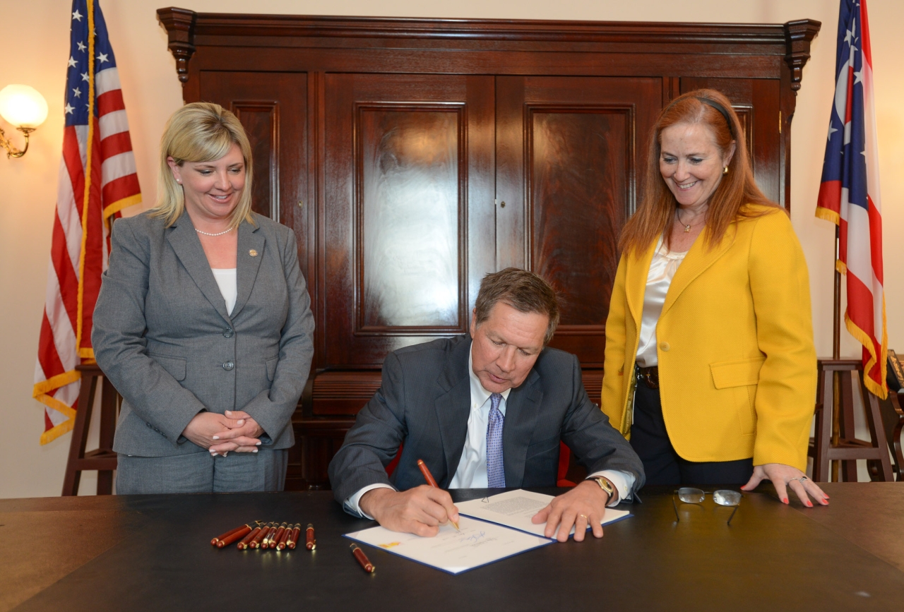 Governor Kasich Signs Health Insurance Navigators Legislation